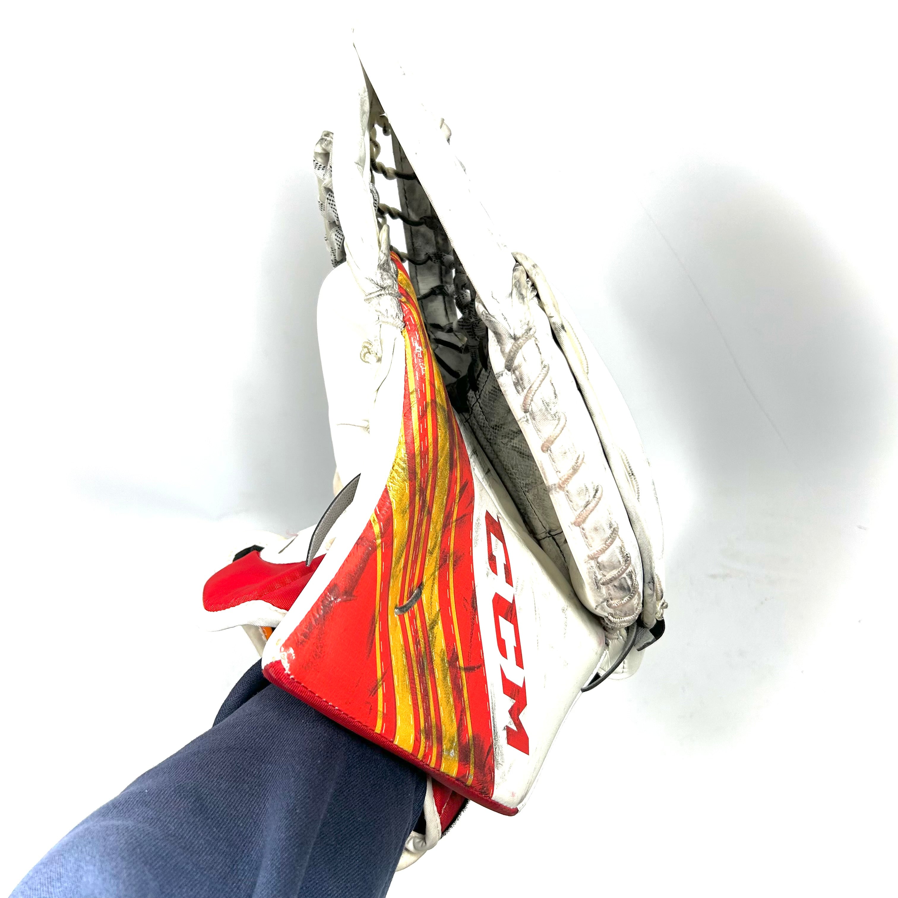 CCM Extreme Flex 5 - Gant de gardien de but CHL Pro Stock d'occasion (blanc/rouge/jaune) - V2